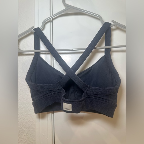 Vuori Elevation Ruched Bra in Navy Size XS - Picture 5 of 6